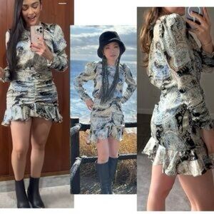 NWT Zara Black and Cream Paisley Long Sleeve Dress Size Small